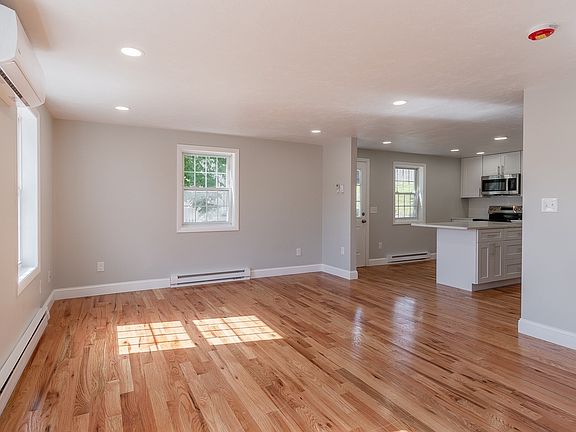 5th image of 34-34A Boylston St