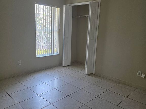 4th image of 689 Cornwallis Dr