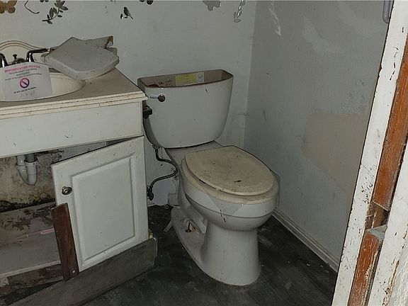 4th image of 5603 86th Pl NE