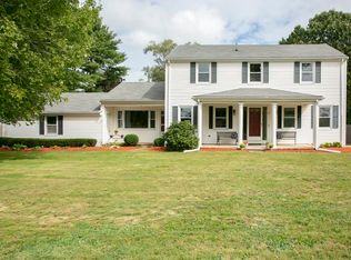 13 Carver Rd, Plymouth, MA 02360