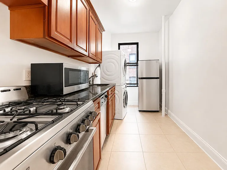 3139 Broadway #6 — Photo 9