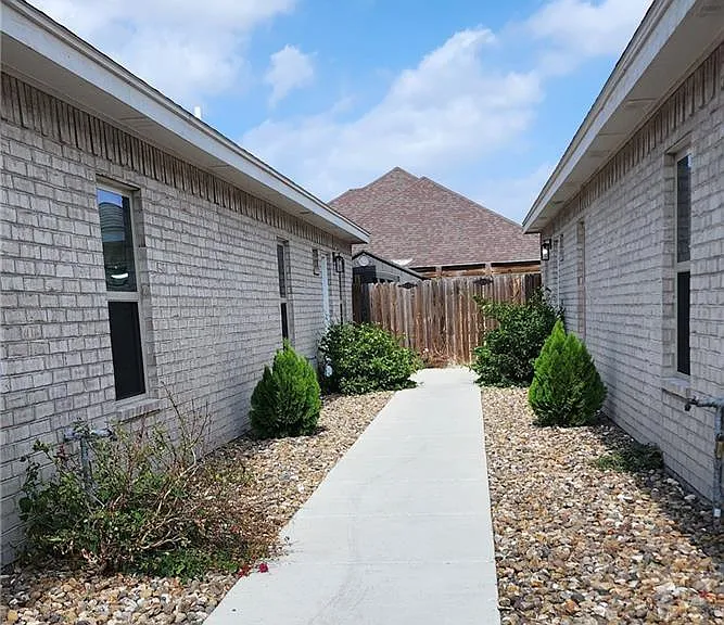 5804 Nightingale Ave #4 — Photo 3