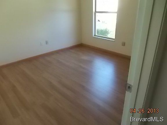 4th image of 919 SE Waco Blvd