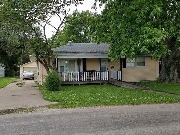 1st image of 121 Vine Ave