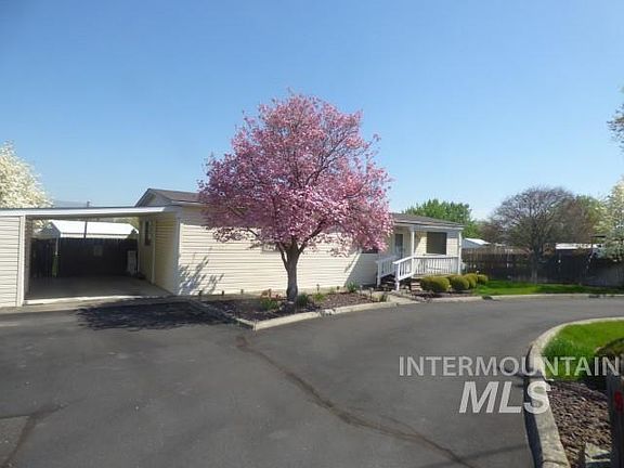 2nd image of 926 Frost Ln