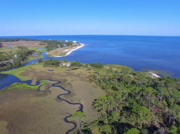 2980 Pristine Dr, Carrabelle, FL 32322