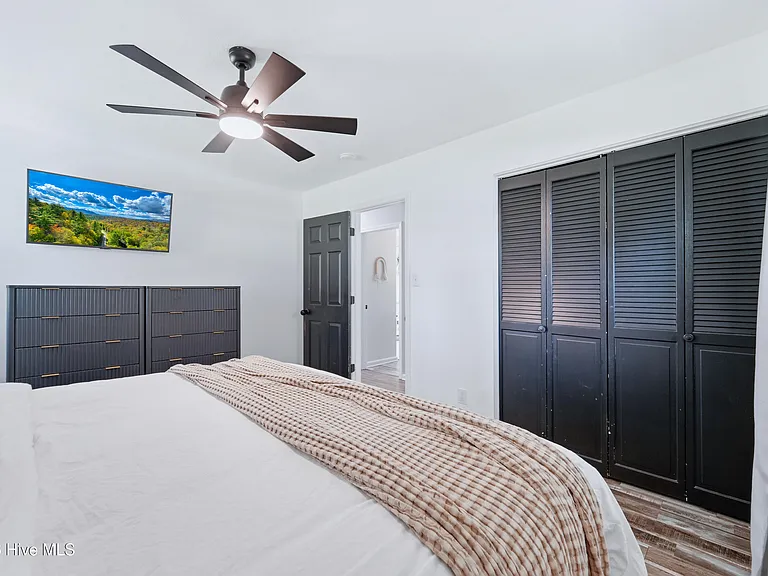 110 Estate Dr — Photo 11