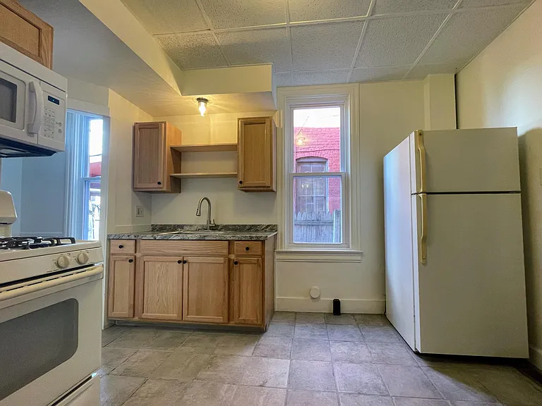817 E Philadelphia St #1 — Photo 2