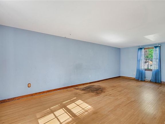 2nd image of 1449 Doebler Dr
