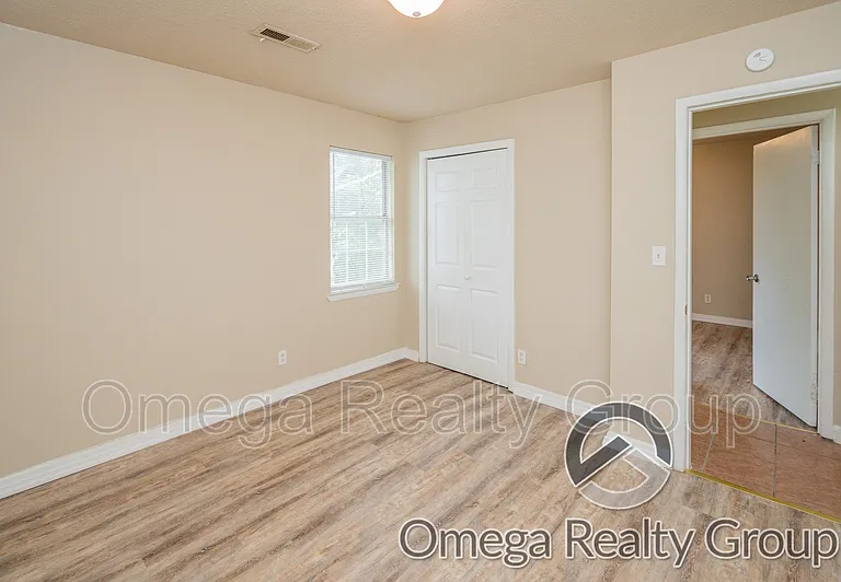 The Cove Apartments — Photo 33