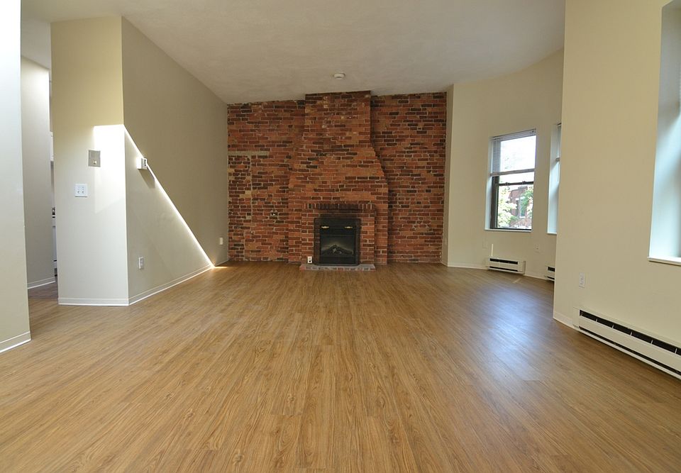 1st image of 67 Saint Germain St