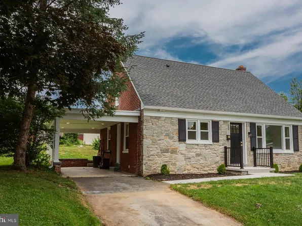 1307 Meadowcreek Ln, Lancaster, PA 17603