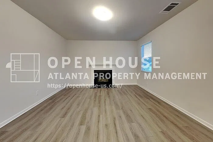 4 bed, 2.5 bath, 1714 sqft, $2,200 — Photo 3