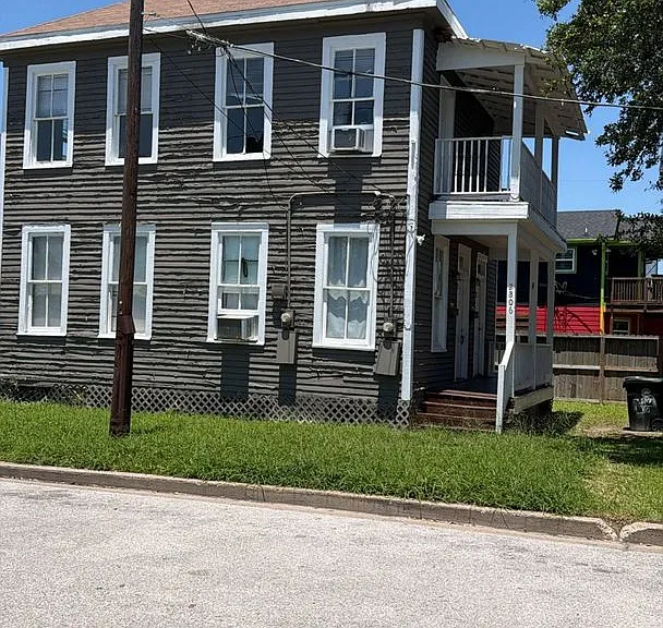 2806 Avenue M 1/2 — Photo 1