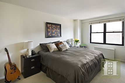 4th image of 165 W 66th St APT 11C