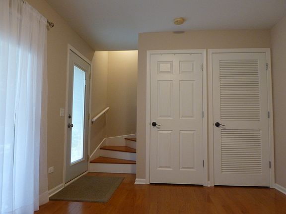 3rd image of 2923 N Natoma Ave Unit 7
