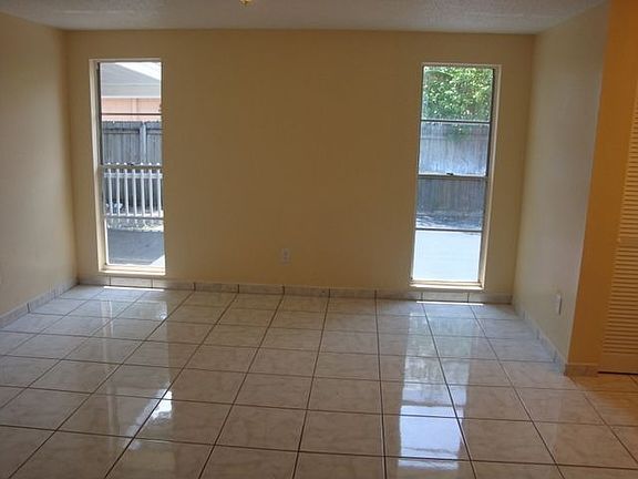 3rd image of 10207 Cutten Green Ct