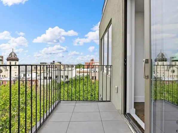 495 Saint John's Place image 1 of 21