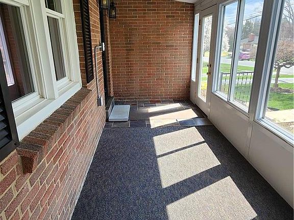 4th image of 2809 Mary St