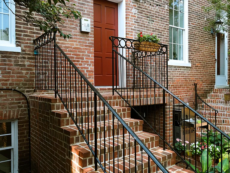 603 Queen St — Photo 21