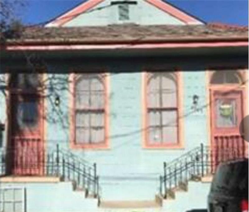 1st image of 4905 Iberville St
