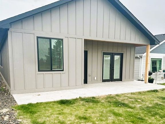 3rd image of 4035 Quinn NE