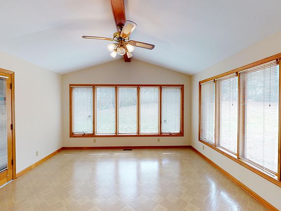 5th image of 12604 Saint Clair Dr