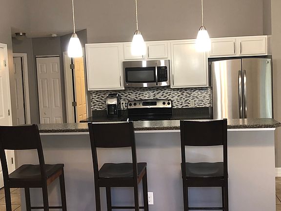 5th image of 348 Fortuna Ave