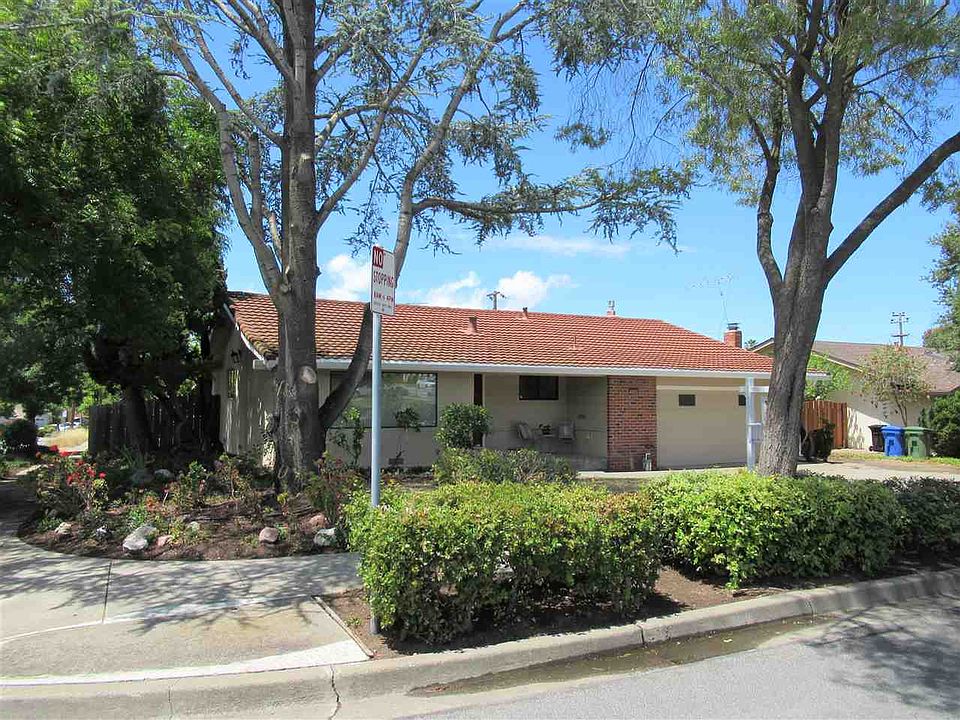 1st image of 42071 Camino Santa Barbara