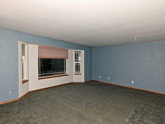 5th image of 13202 30th Dr SE