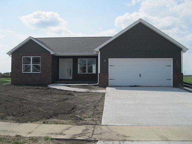 2nd image of 3004 Applewood Dr