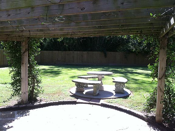 4th image of 9213 Tacquard Dr
