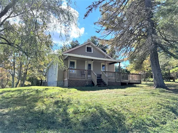 140 Baltimore Rd, Hillsville, VA 24343