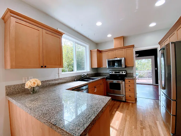 5219 16th Ave SW — Photo 8