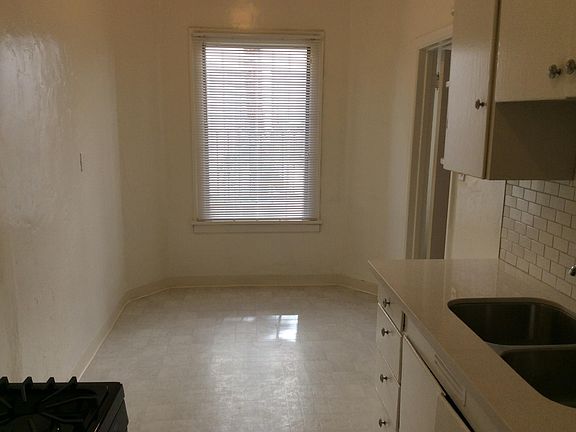 4th image of 315 N Orange Grove Ave APT 2