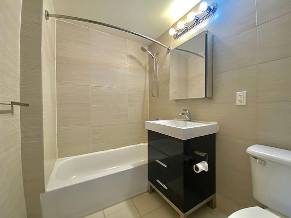 5th image of 31-10 23rd St #5E