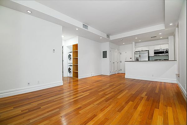 1st image of 154 W 70th St APT 6G
