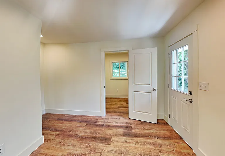 360 Simpson Ter NW — Photo 6