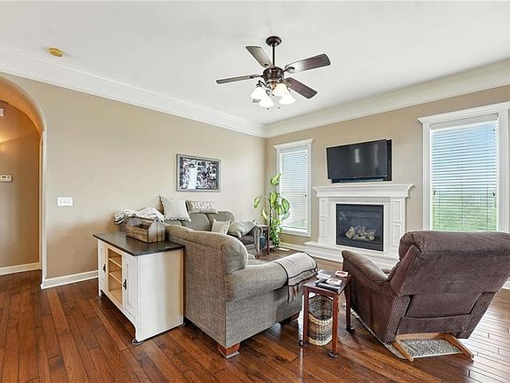 5th image of 2211 NW Hedgewood Dr