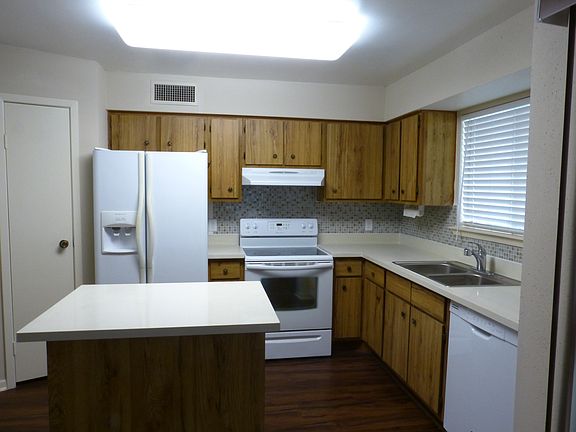 2nd image of 3919 Fairmont Pkwy APT 118