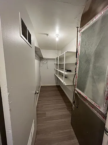 2 Bedroom 1 Bathroom in Delmar Parkway Photo 1