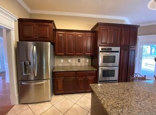 145 Mountain Meadows Ln, Wetumpka, AL 36093