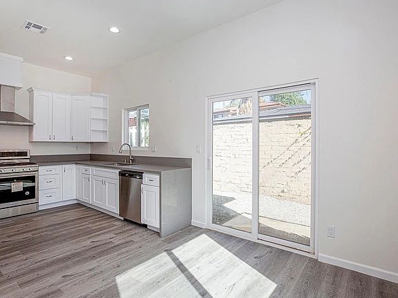 4th image of 2757 Paloma St