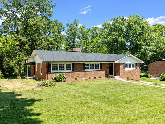 4th image of 120 Country Ln