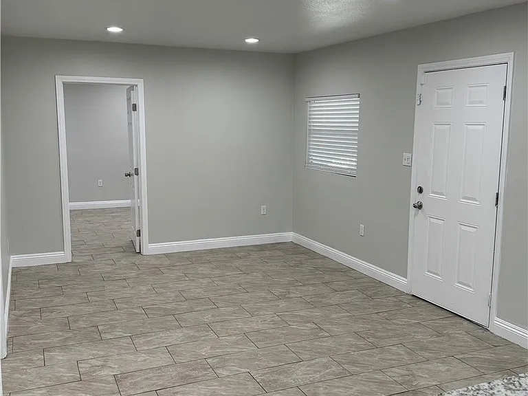 2939 N Lugo Ave — Photo 13