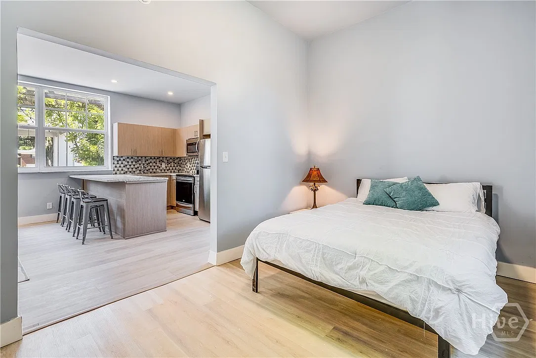 1 bed, 1.0 bath, 960 sqft, $1,900 — Photo 4