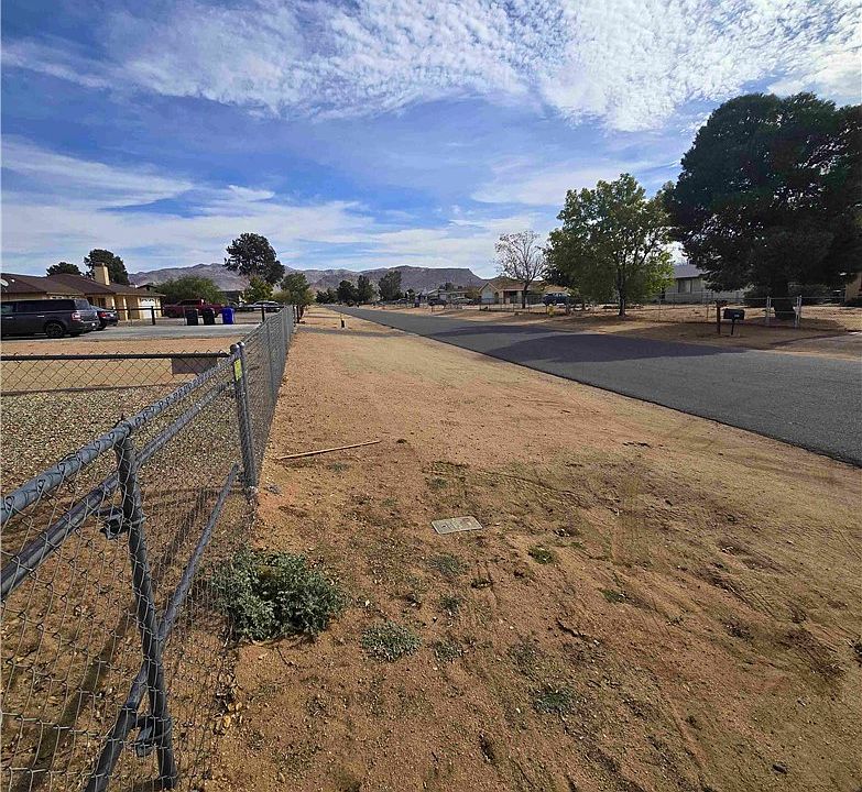 22684 Powhatan Rd, Apple Valley, CA 92308 | Zillow