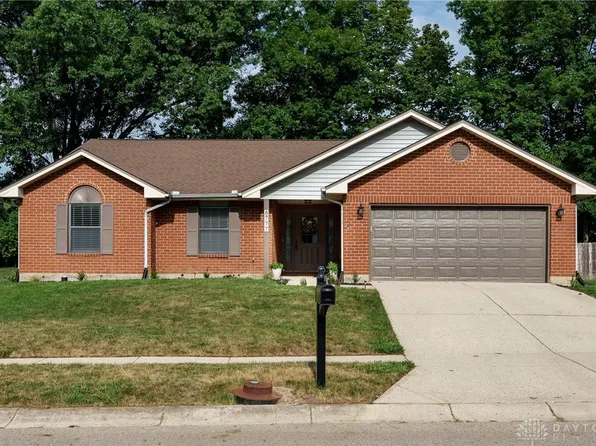 8777 Deer Valley Dr, Dayton, OH 45424