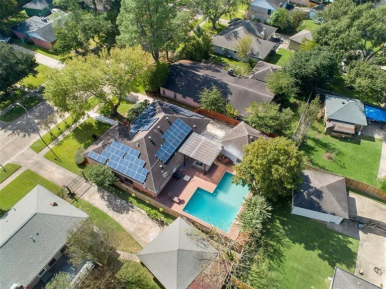 22122 Woodrose Dr — Photo 1