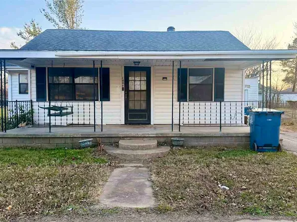 1009 E Walnut St, Cushing, OK 74023